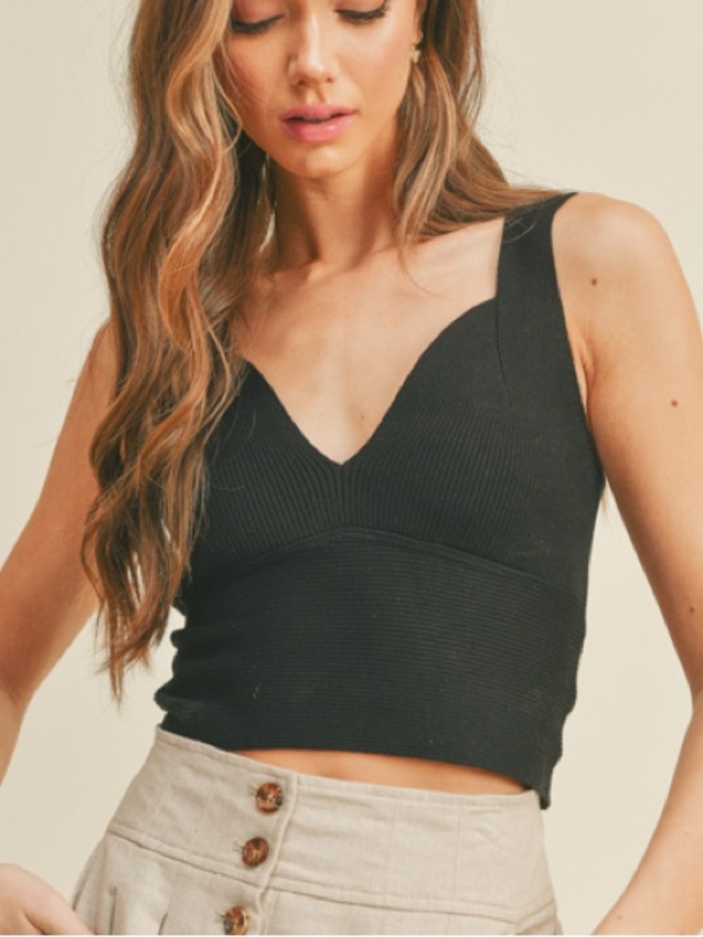 LUSH - Ribbed Knit V-Neck Tank in Black - Size : S